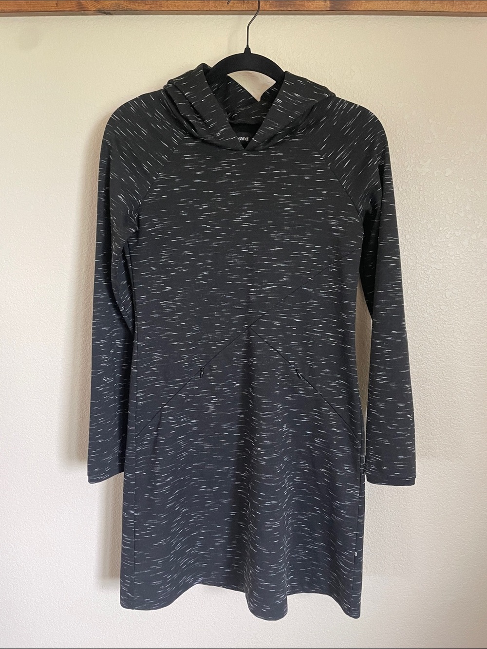 Betabrand Red Eye Travel Dress S Cozy Black Speckled Hoodie Built-In Eye Mask